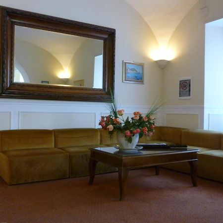 Hotel Plaza Salerno Esterno foto