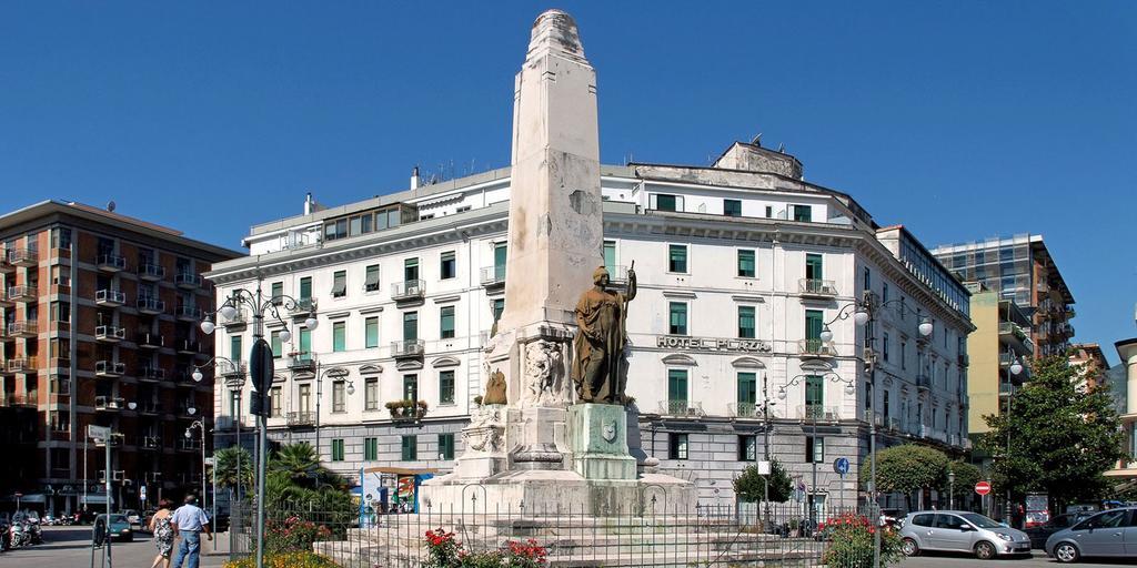 Hotel Plaza Salerno Esterno foto