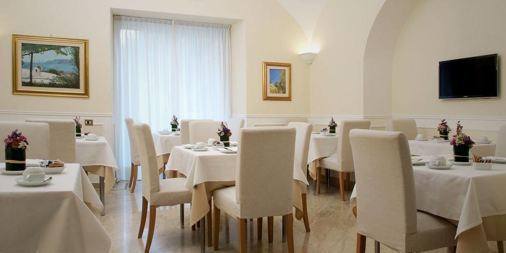 Hotel Plaza Salerno Esterno foto