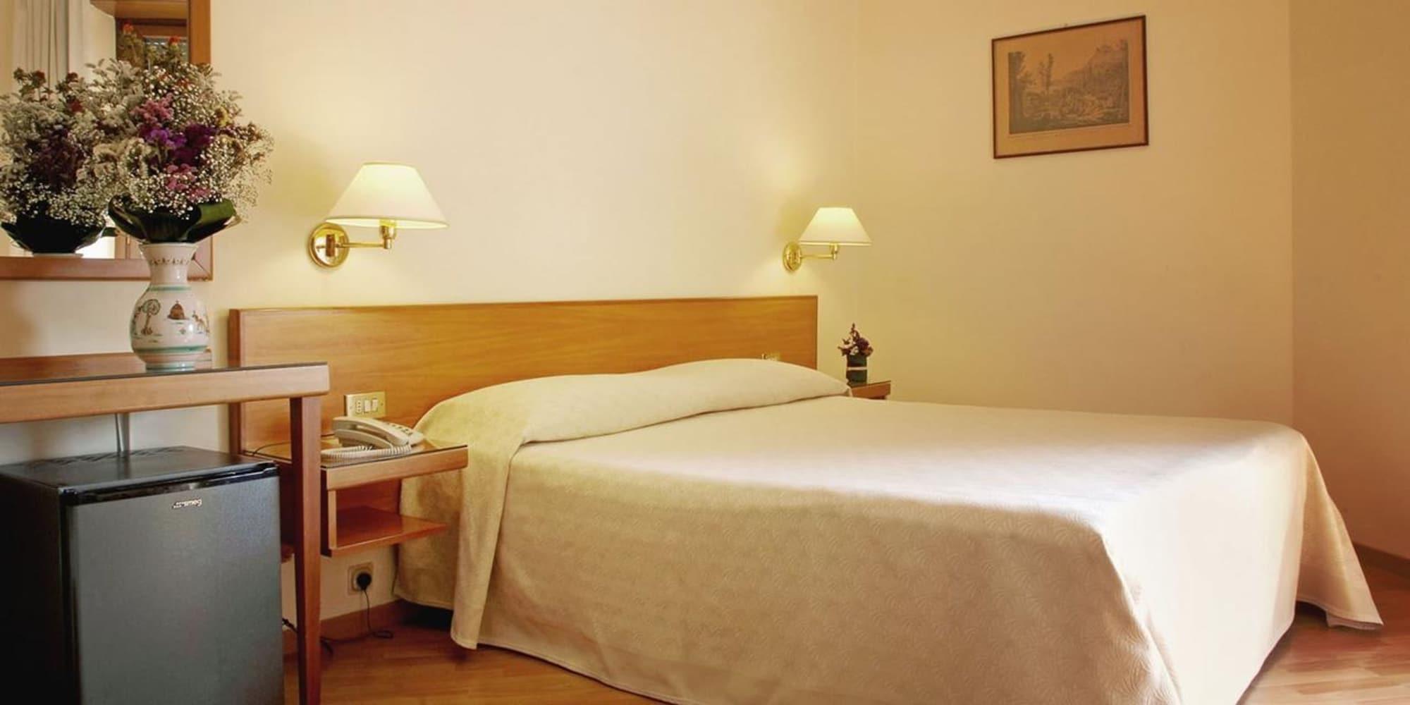 Hotel Plaza Salerno Esterno foto
