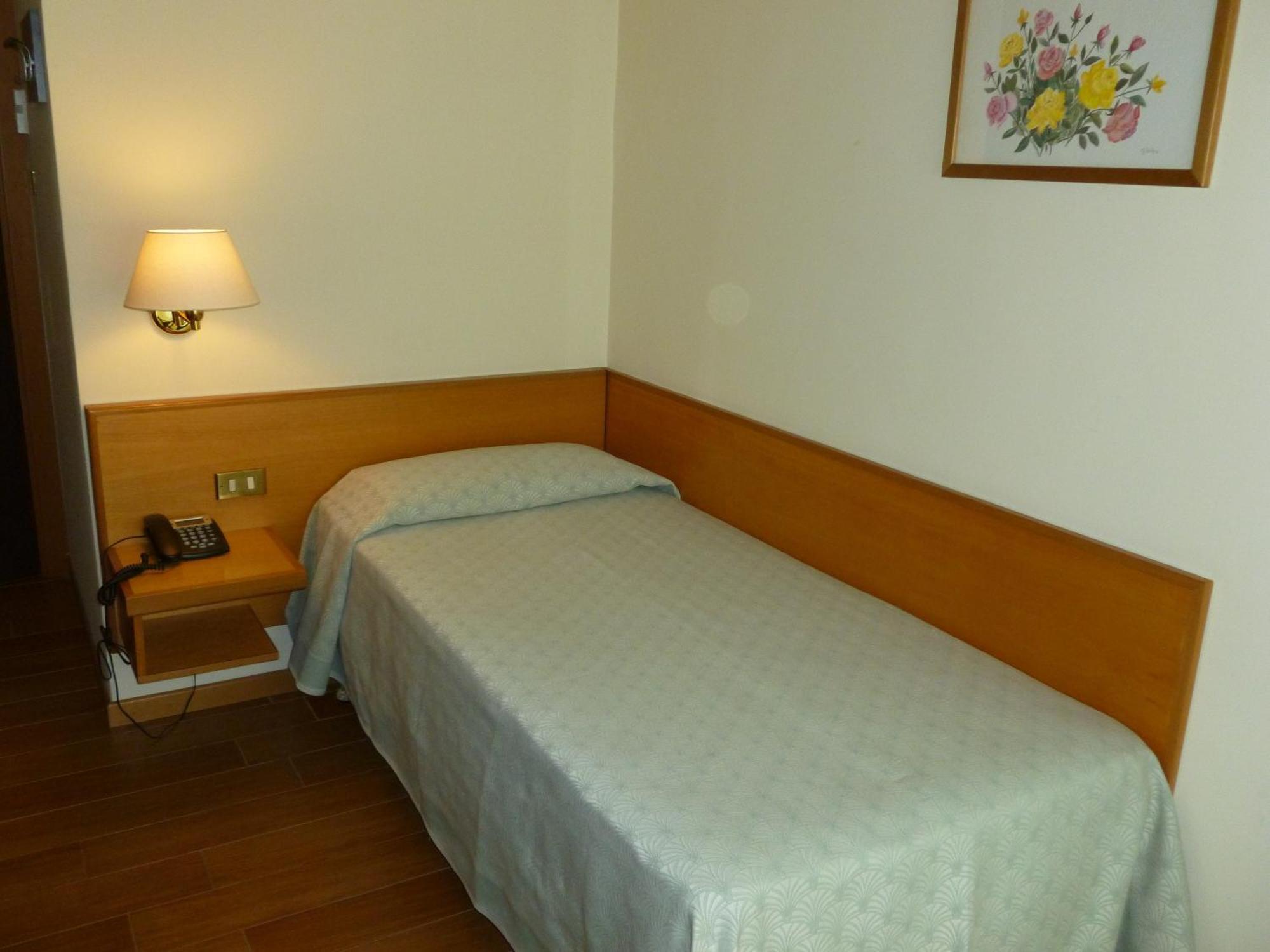 Hotel Plaza Salerno Esterno foto